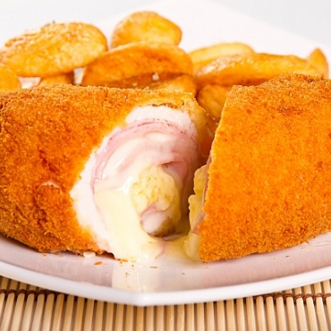 CORDON BLEU SI CARTOFI CU ROZMARIN (350g)