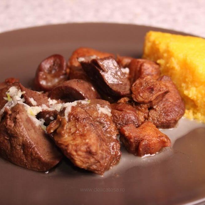  POMANA PORCULUI CU MAMALIGA (400g)